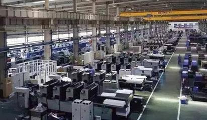 富士康員工當(dāng)眾向廠花求愛(ài),她轉(zhuǎn)過(guò)來(lái)那瞬間,網(wǎng)友:一看就沒(méi)戲